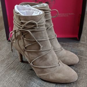 Vince Camuto Chenai Ankle Booties 6.5M